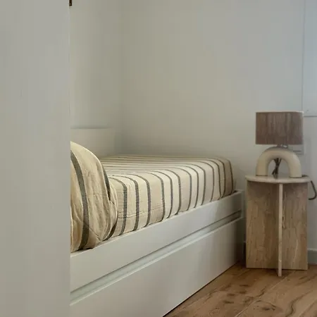 Apartment Deanes Califa 5 *