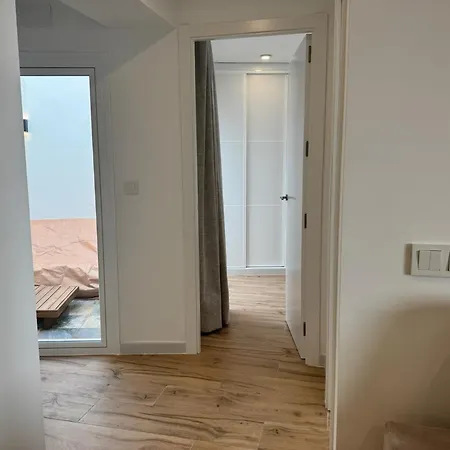 Deanes Califa 5 Apartment *