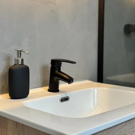 Apartment Deanes Califa 5 *