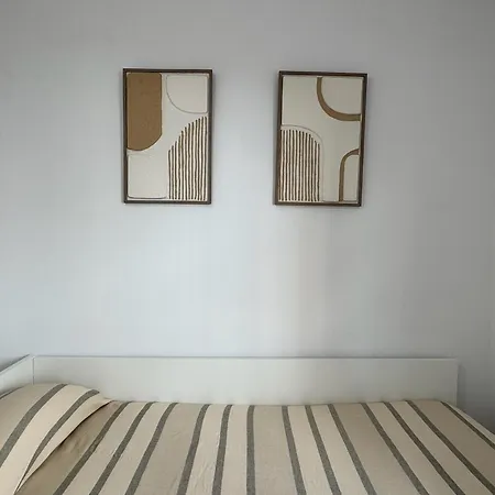 Deanes Califa 5 Apartment *