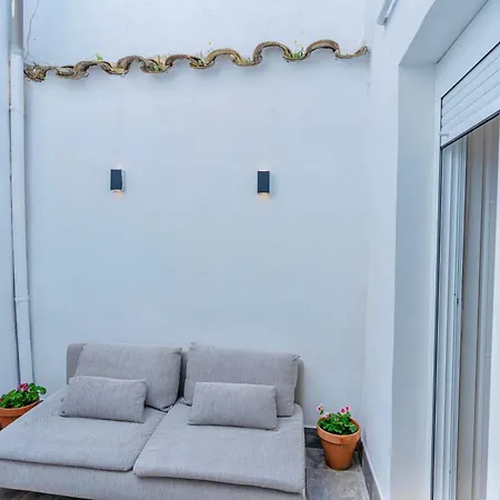 Apartment Deanes Califa 5 *