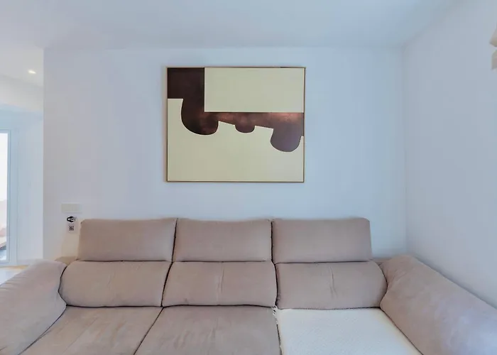 Deanes Califa 5 Apartment *