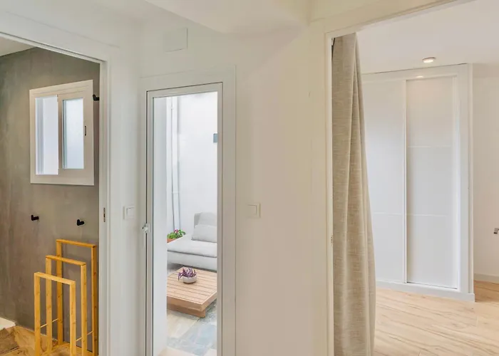 Apartment Deanes Califa 5 *