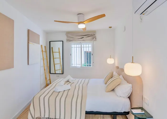 Deanes Califa 5 Apartment