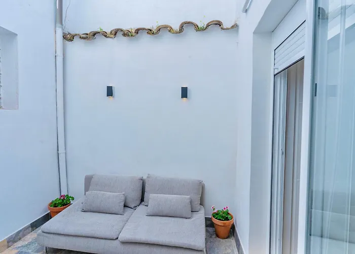 Apartment Deanes Califa 5 *