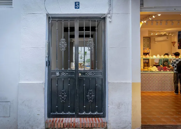 Deanes Califa 5 Apartment *