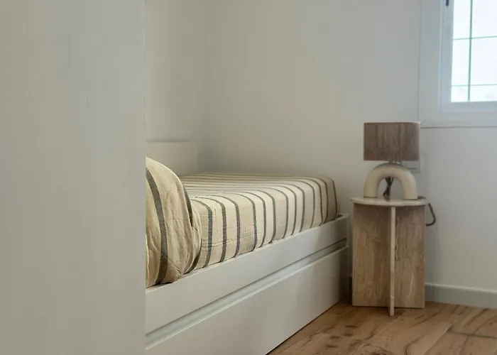 Апартаменты Deanes Califa 5 *