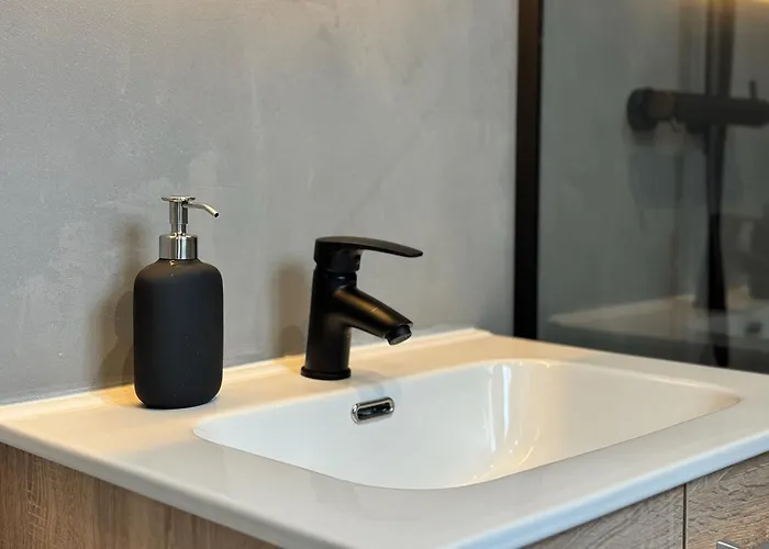 Апартаменты Deanes Califa 5 *